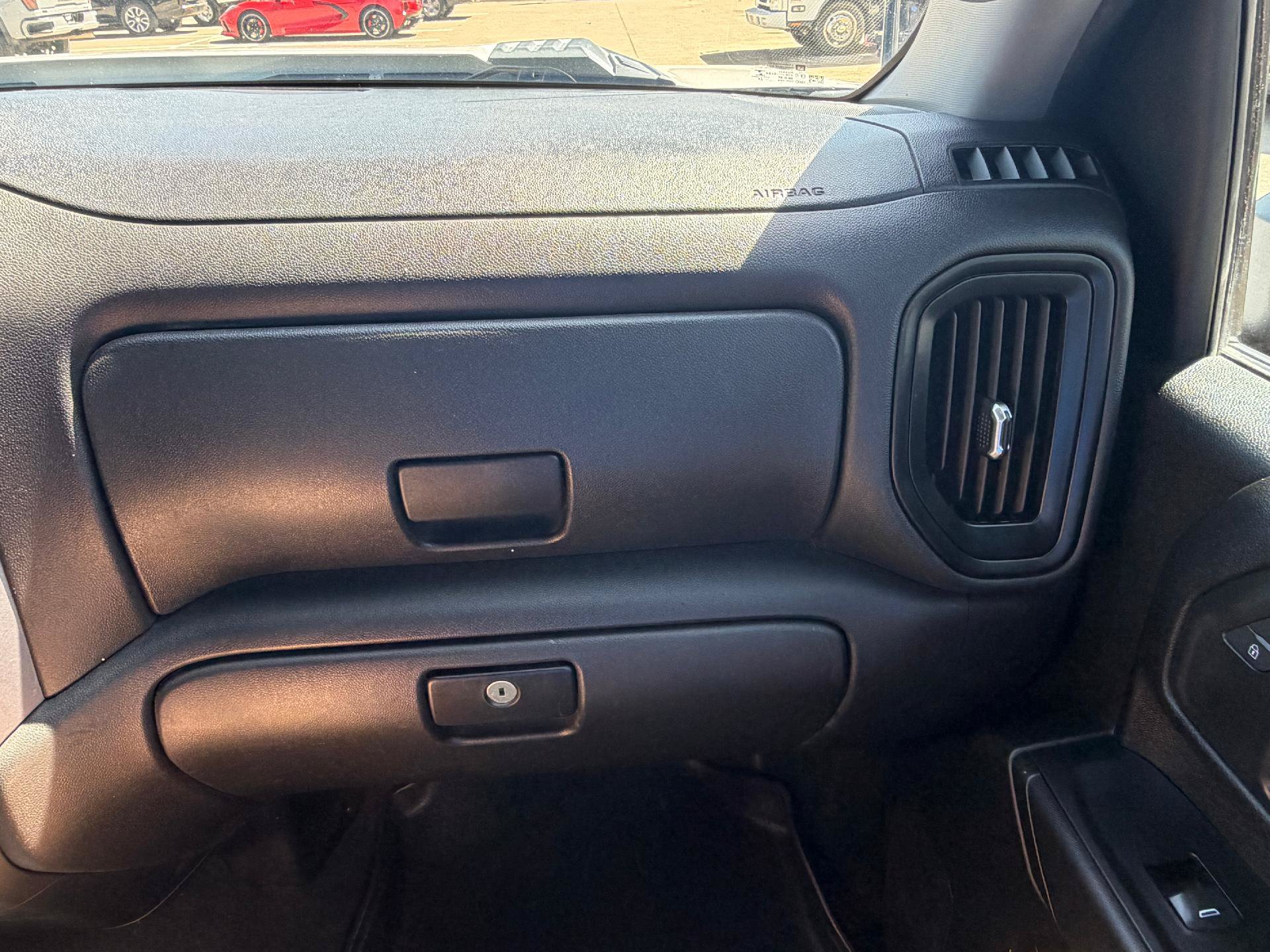 Used 2022 Chevrolet Silverado 2500 Custom w/ Custom Convenience Package AWD/4WD image 28