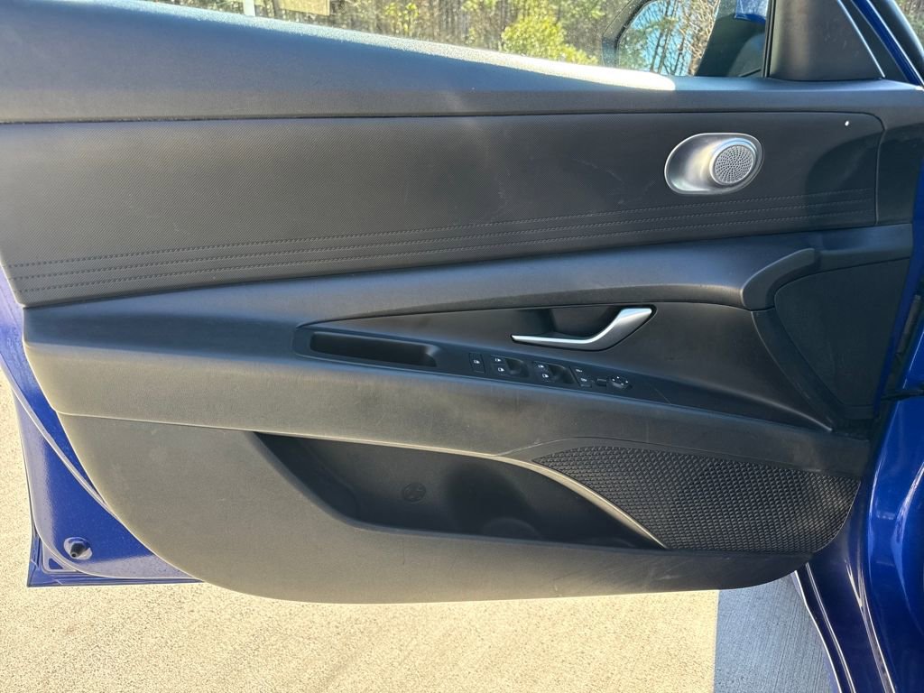 Used 2021 Hyundai Elantra SE image 14