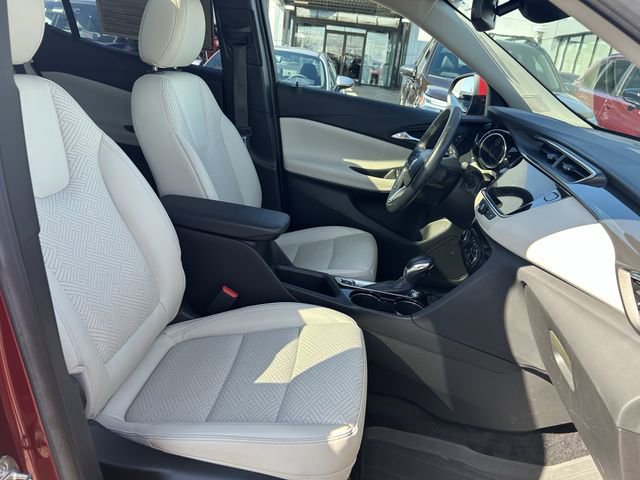 Used 2022 Buick Encore GX Essence w/ Experience Buick Package FWD image 21