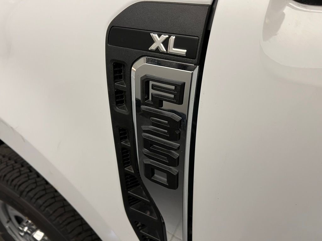 New 2026 Ford F350 XL w/ XL Chrome Package AWD/4WD image 32