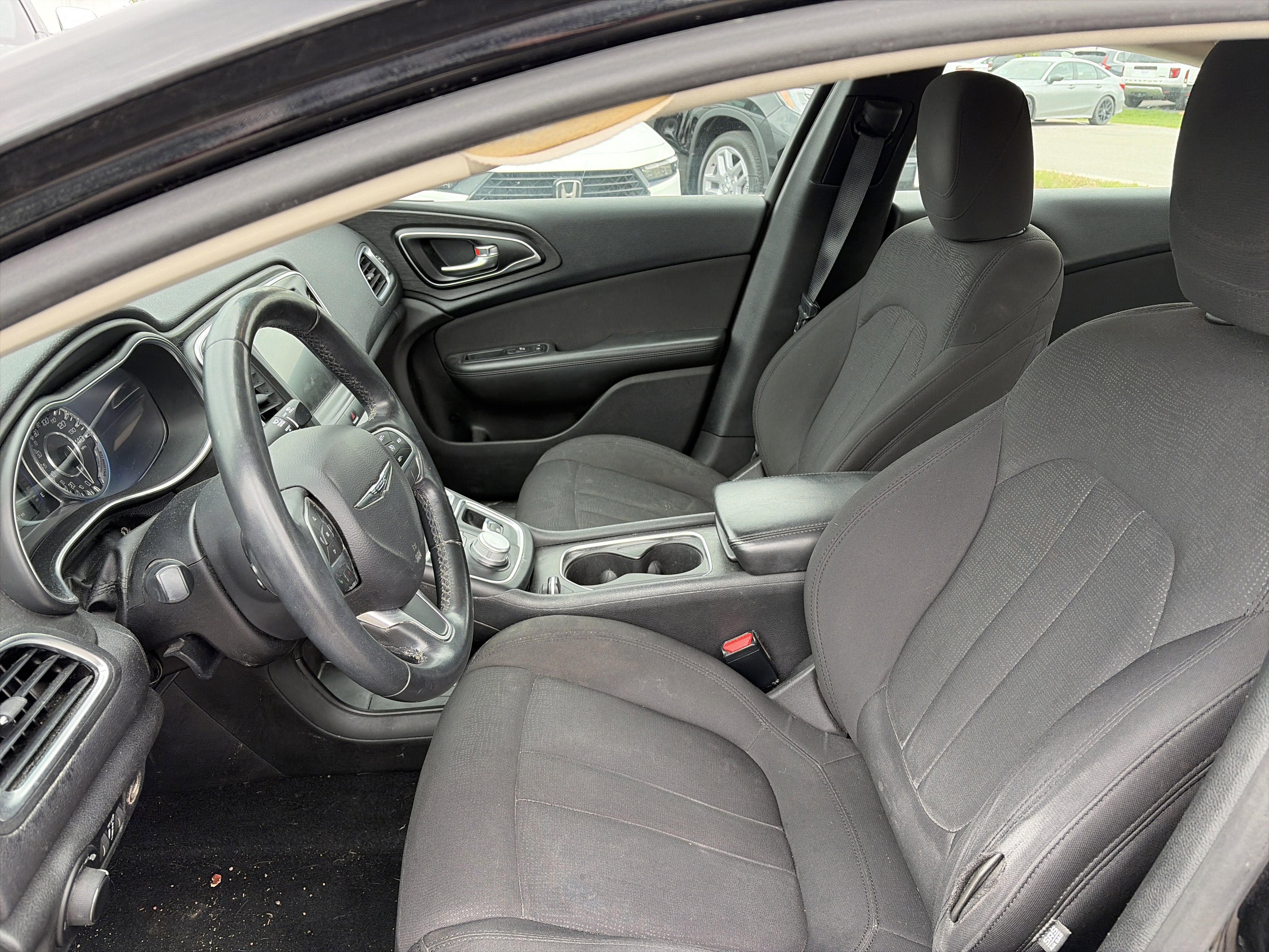 Used 2015 Chrysler 200 Limited w/ Convenience Group FWD image 7