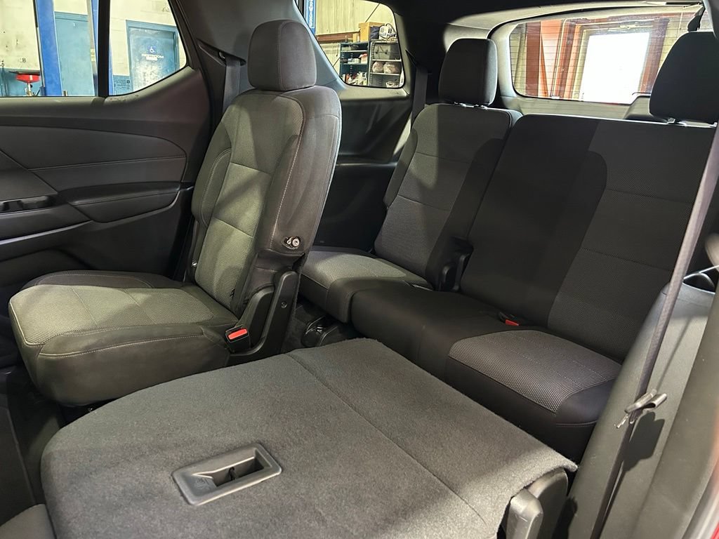 Used 2023 Chevrolet Traverse LT AWD/4WD image 39