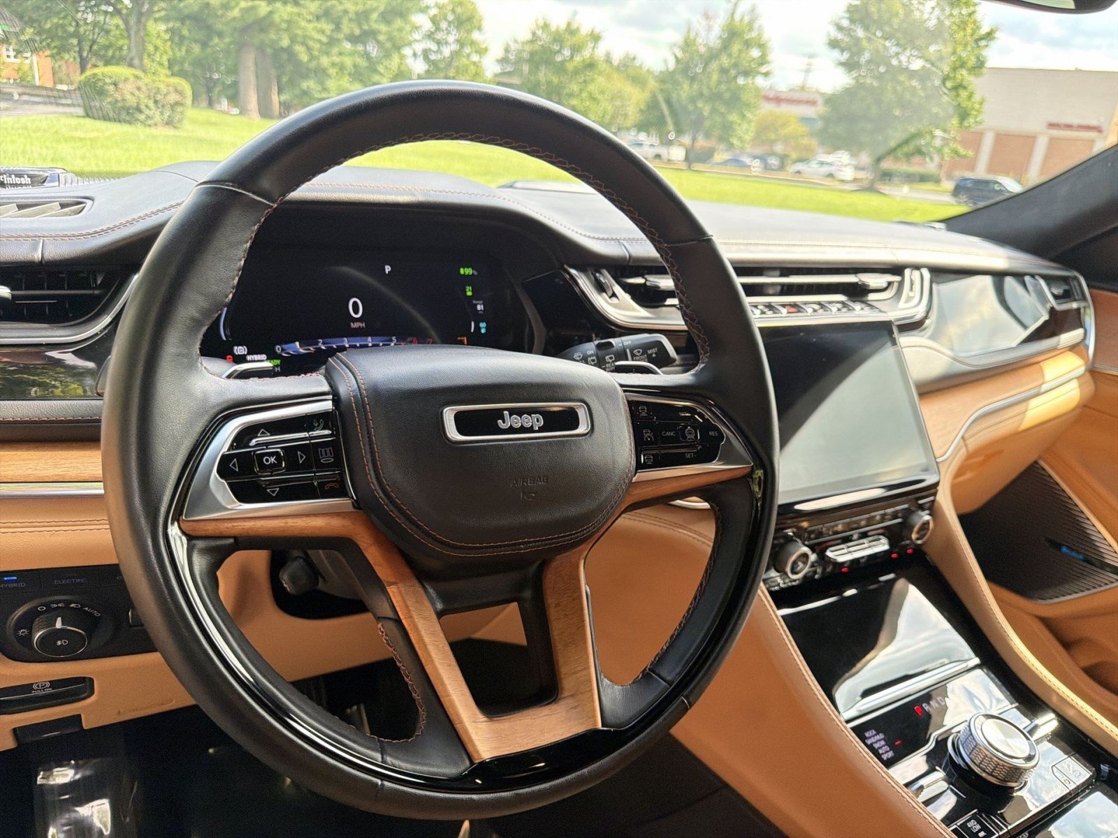 Used 2023 Jeep Grand Cherokee Summit AWD/4WD image 16