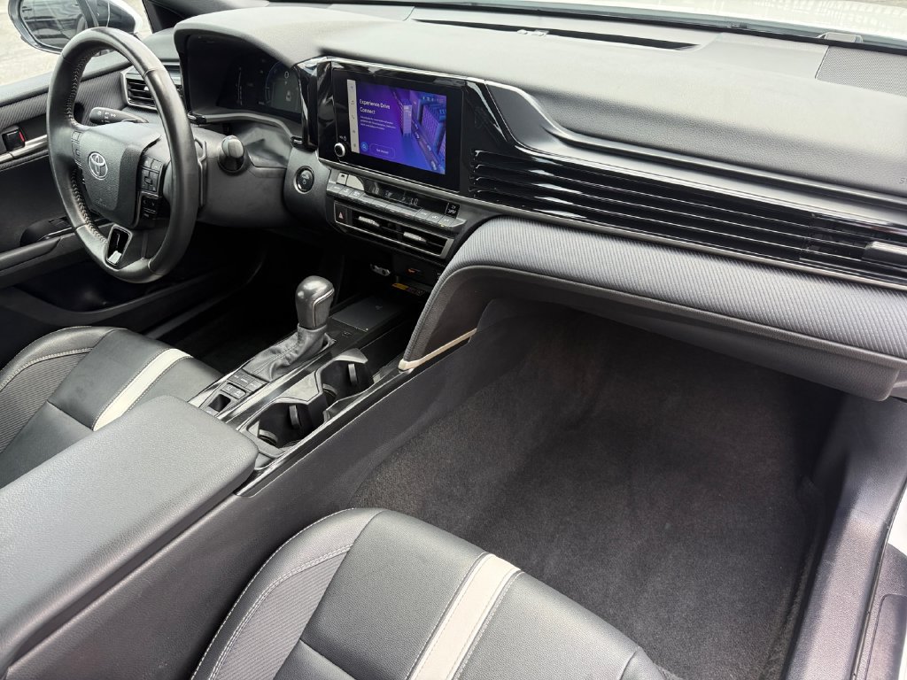 Used 2025 Toyota Camry SE FWD image 17