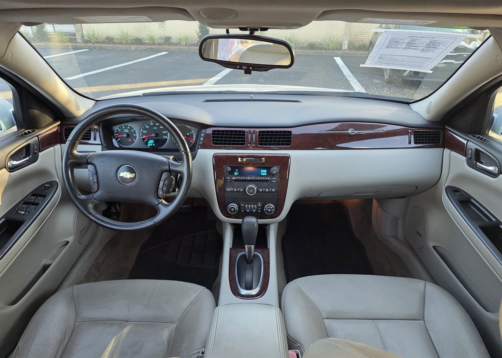 Used 2010 Chevrolet Impala LT w/ Luxury Edition Package image 19