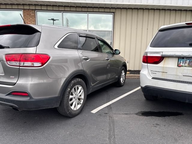 Used 2017 Kia Sorento AWD image 8