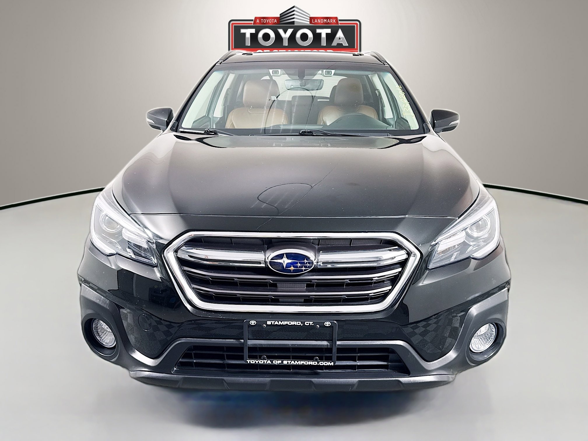 Used 2018 Subaru Outback 2.5i Touring image 2