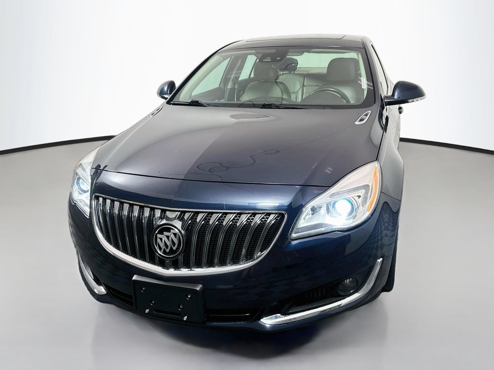 Used 2017 Buick Regal Premium w/ Driver Confidence Package #1 FWD image 3