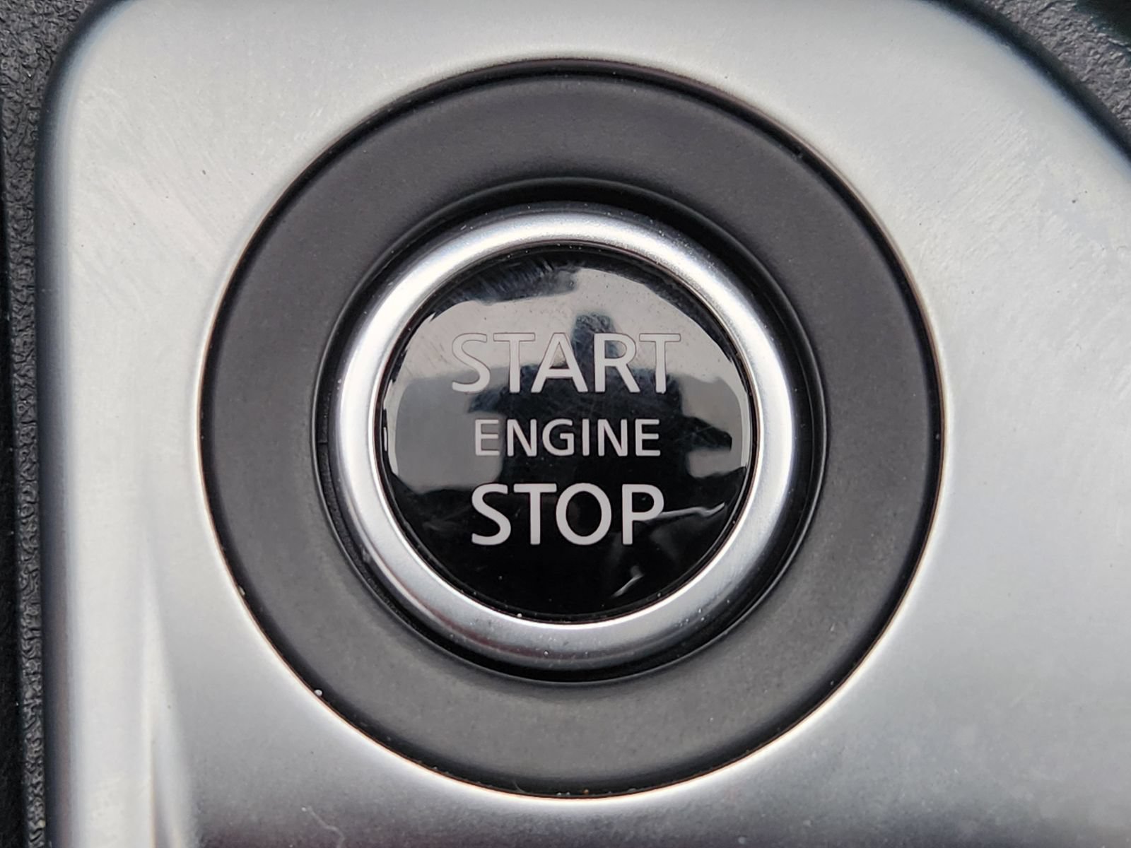 Certified 2025 Nissan Sentra SR FWD image 24