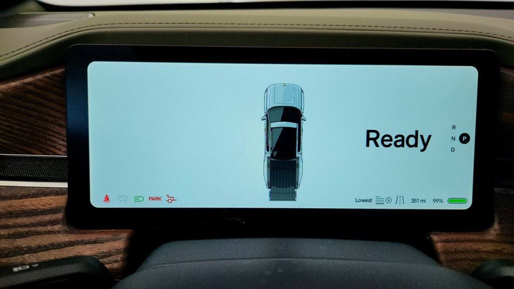 Used 2023 Rivian R1T Adventure image 15
