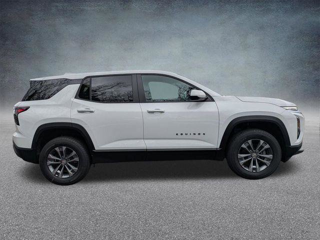 New 2026 Chevrolet Equinox LT FWD image 3