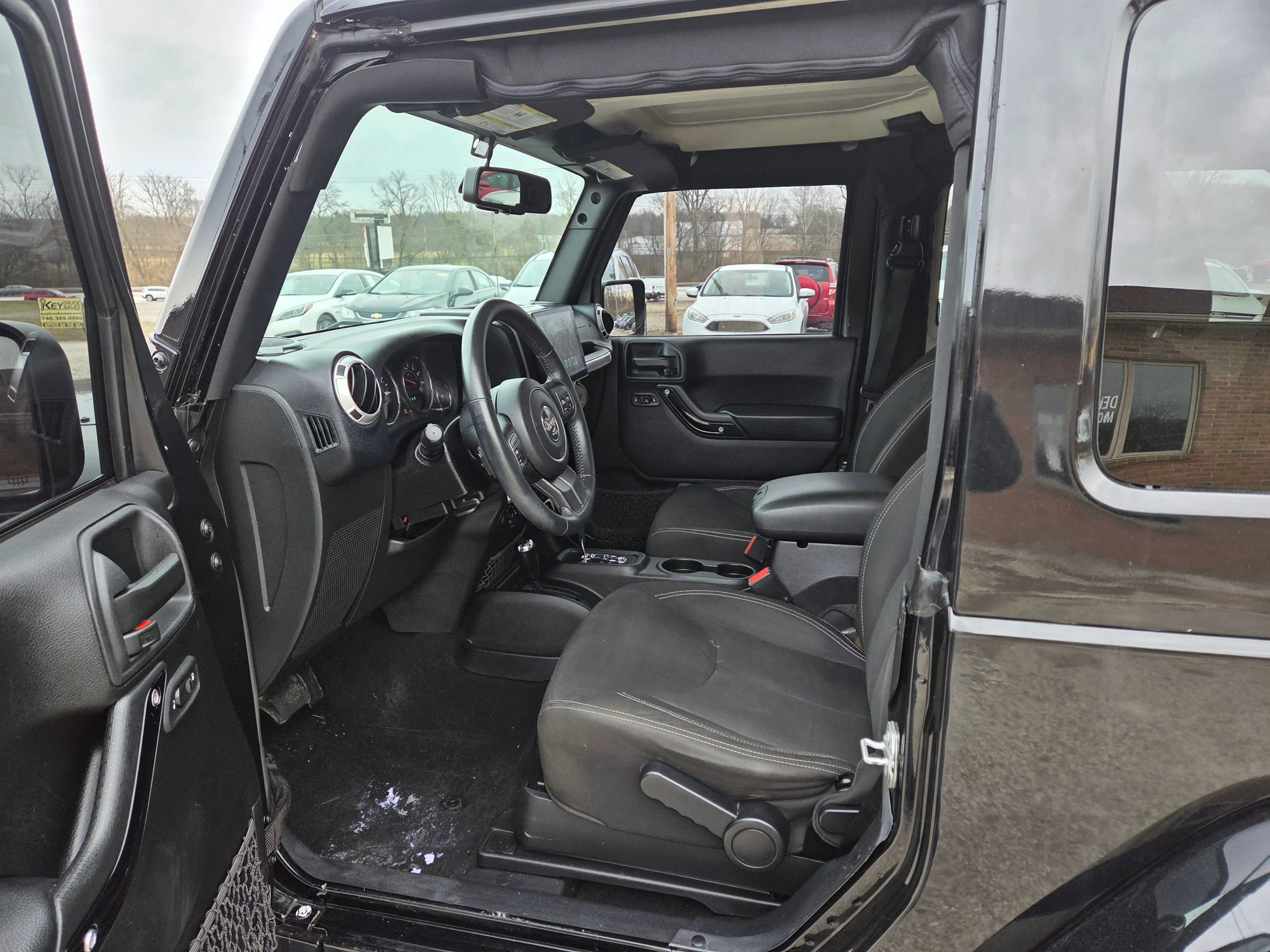 Used 2016 Jeep Wrangler Sahara image 13