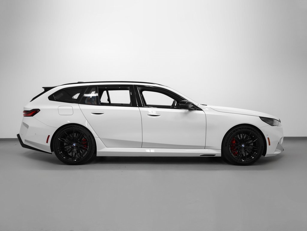 Used 2025 BMW M5 Touring w/ M Driver's Package image 4