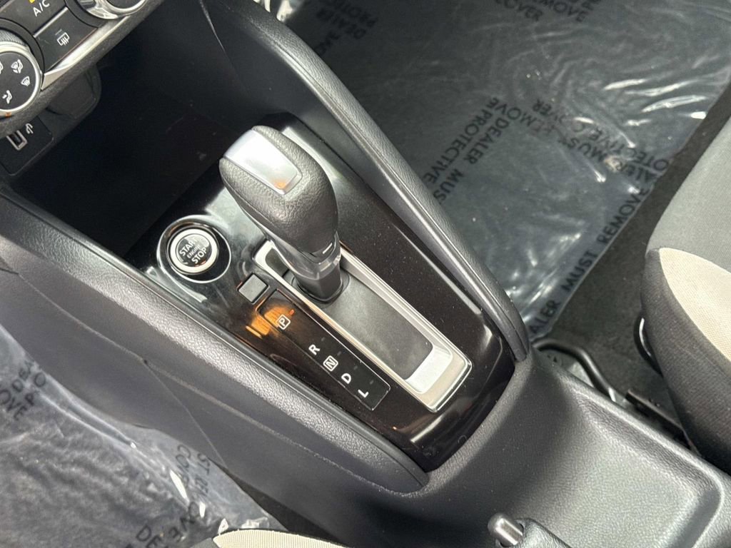 Certified 2021 Nissan Versa SV image 24