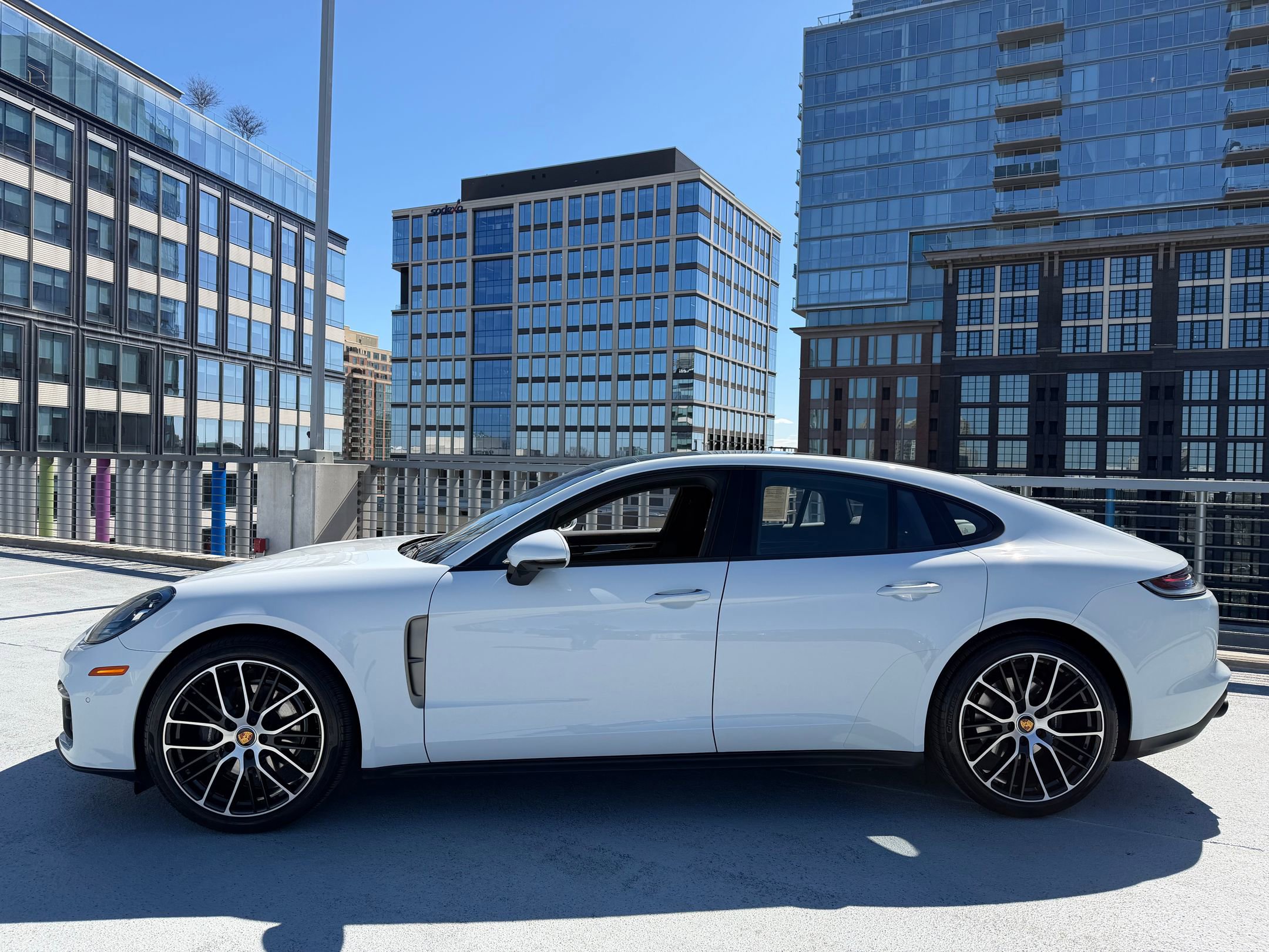 Certified 2023 Porsche Panamera 4 Platinum Edition image 2