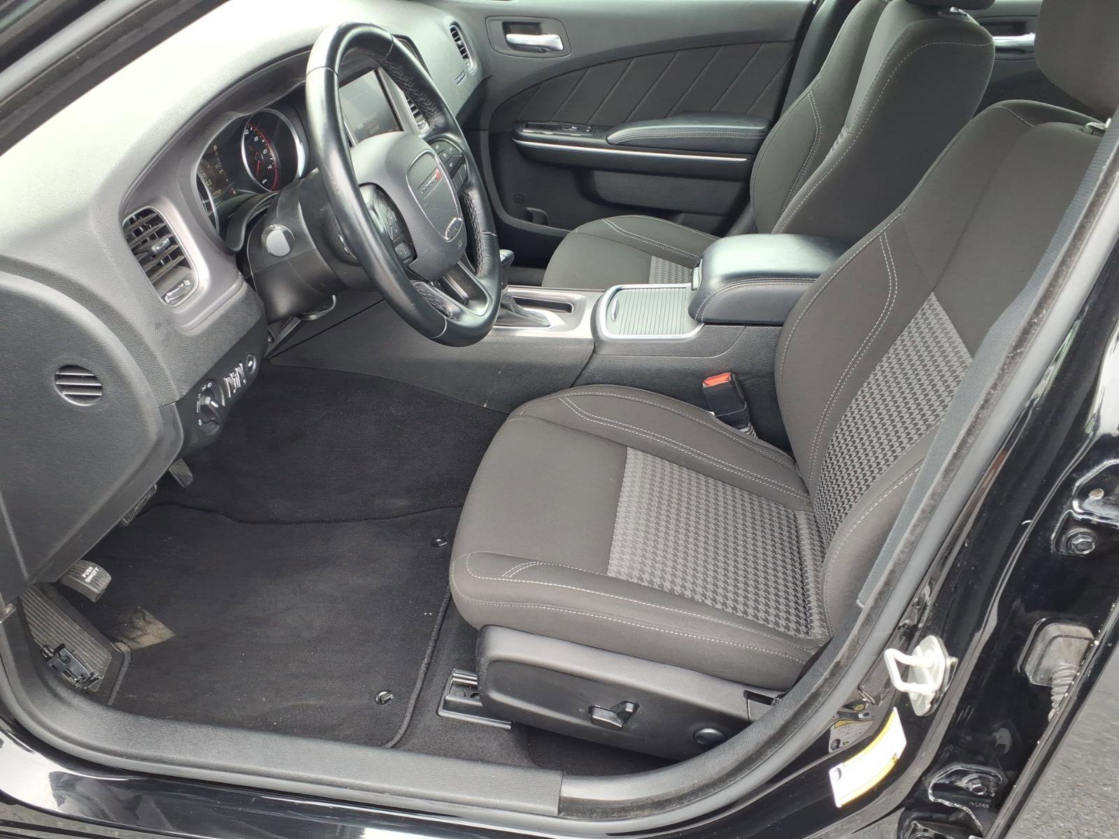 Used 2023 Dodge Charger SXT RWD image 11