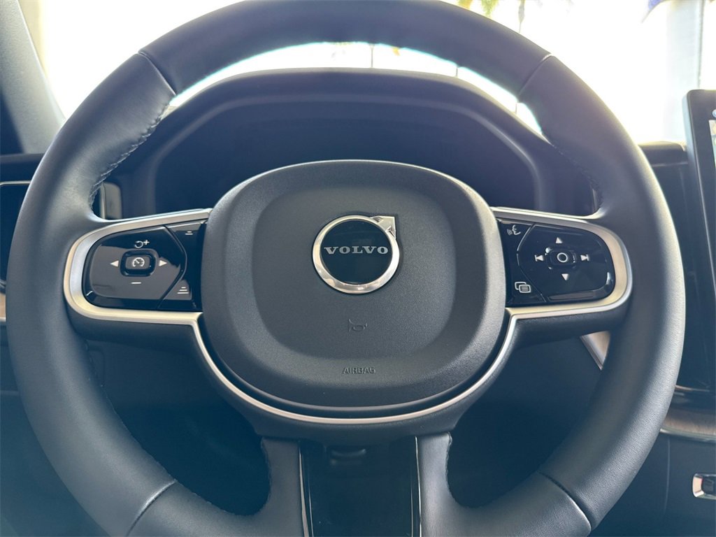 New 2026 Volvo XC60 B5 Plus w/ Climate Package PRO image 23