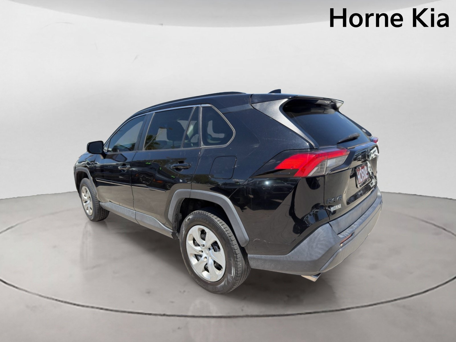 Used 2021 Toyota RAV4 LE FWD image 7