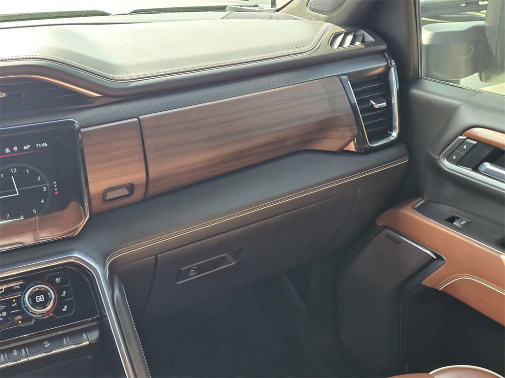 Used 2025 GMC Sierra 2500 Denali Ultimate image 18