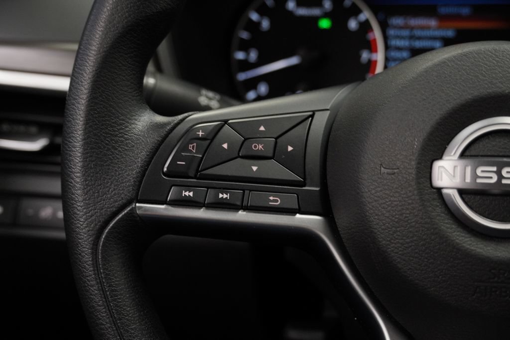 Used 2025 Nissan Altima 2.5 SV FWD image 37