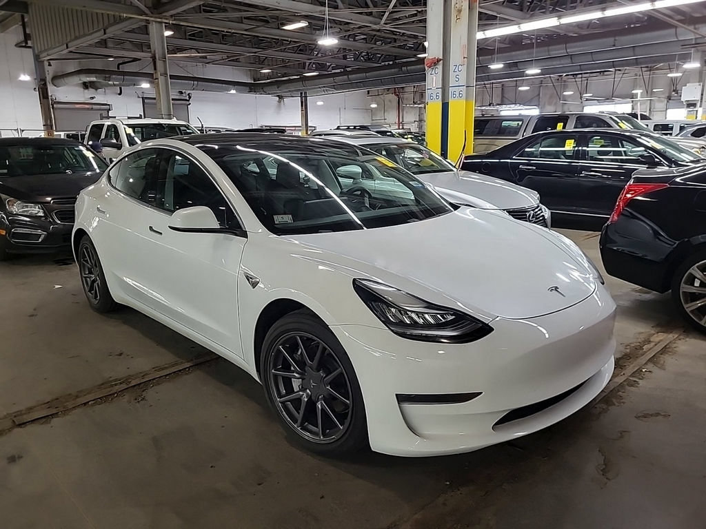 Used 2020 Tesla Model 3 Standard Range Plus RWD image 3