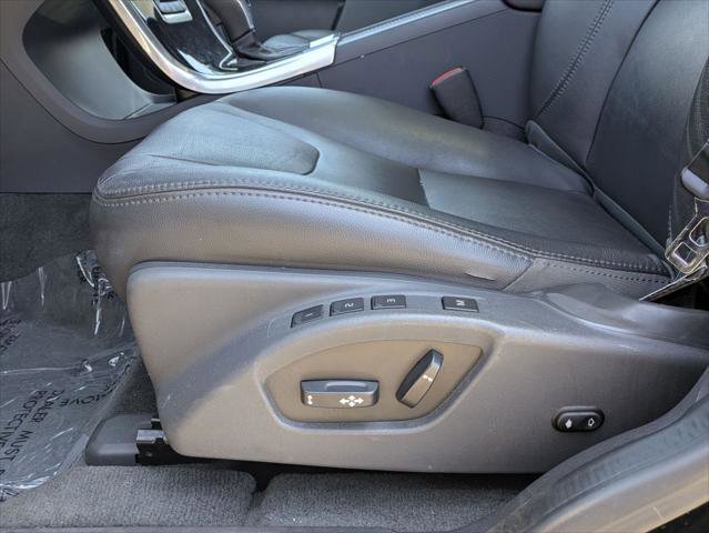 Used 2015 Volvo XC60 T6 FWD image 20