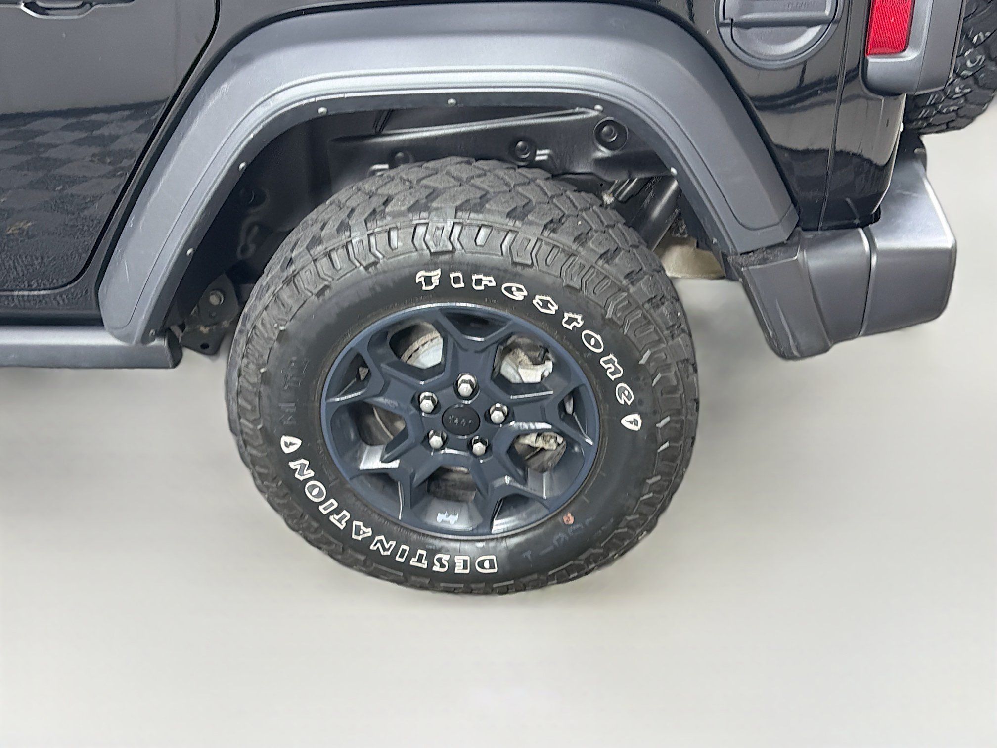 Used 2023 Jeep Wrangler Unlimited w/ Sun & Screen Package AWD/4WD image 11