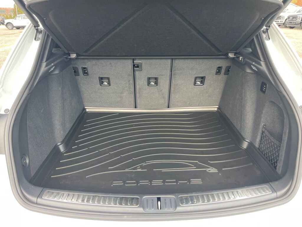 Used 2023 Porsche Macan S image 22