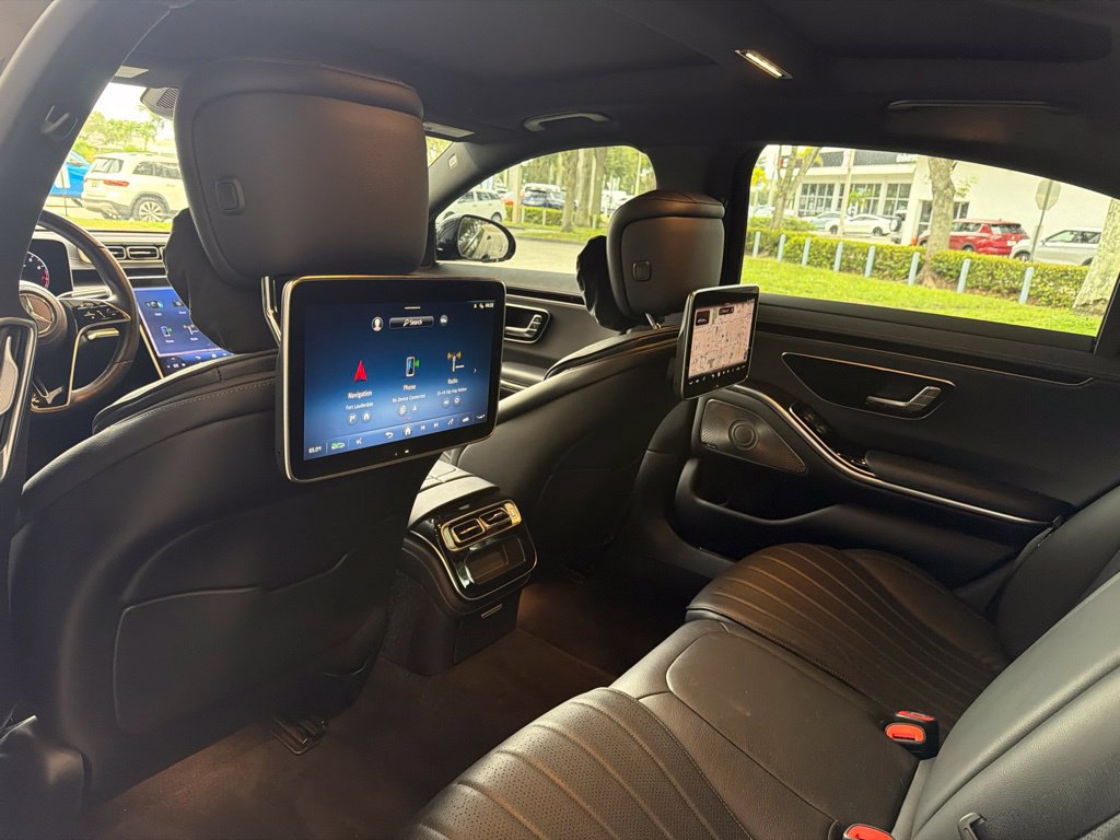Used 2023 Mercedes-Benz S 500 4MATIC w/ AMG Line image 42