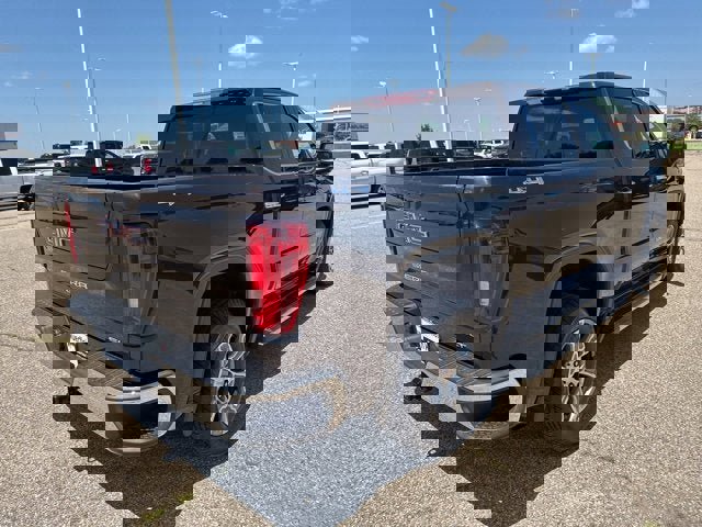 Used 2019 GMC Sierra 1500 SLT image 3