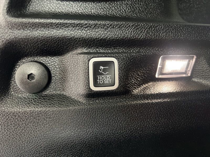 Used 2021 Jeep Grand Cherokee L Limited AWD/4WD image 9