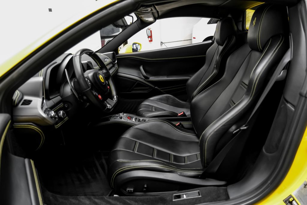 Used 2015 Ferrari 458 Spider RWD image 5
