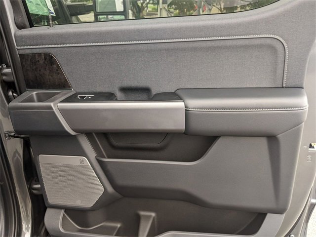 New 2025 Ford F350 Lariat w/ Black Appearance Package image 33