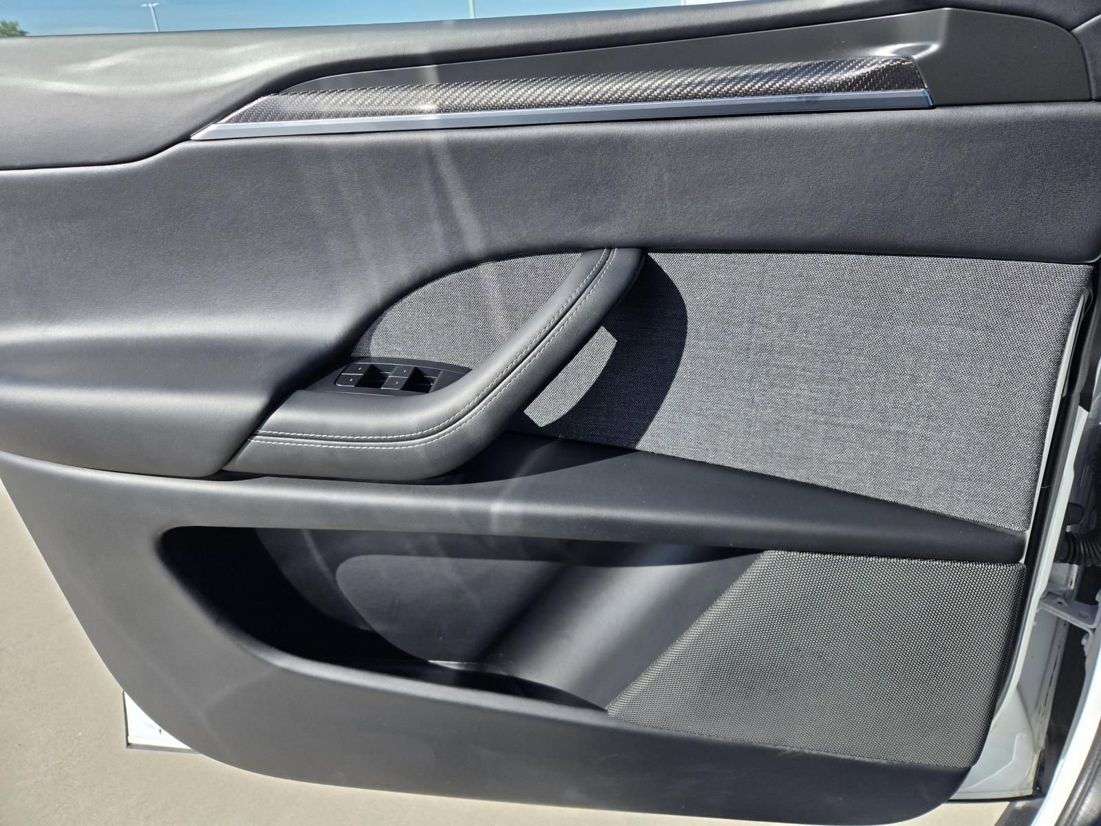 Used 2022 Tesla Model X Plaid image 17