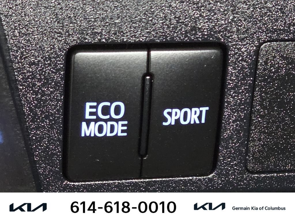 Used 2016 Toyota RAV4 LE FWD image 29