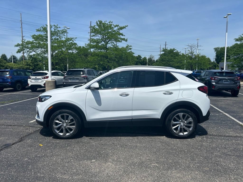 Used 2021 Buick Encore GX Essence w/ Experience Buick Package AWD/4WD image 2