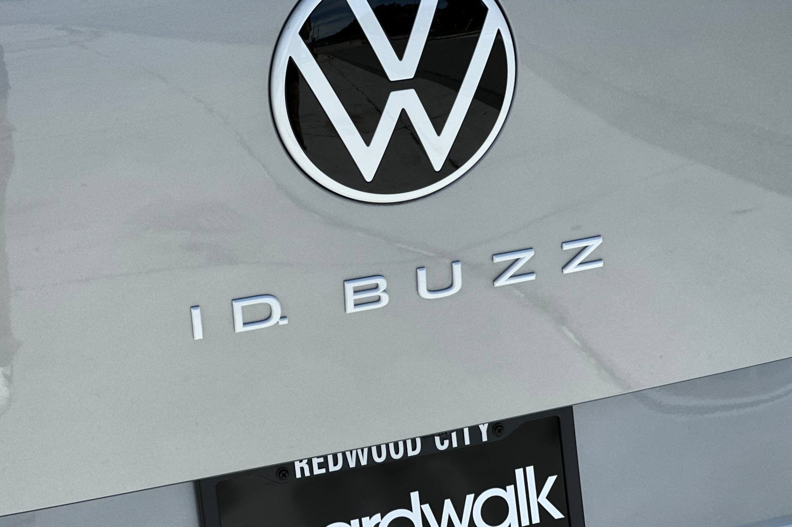 New 2025 Volkswagen ID. Buzz Pro S RWD image 28