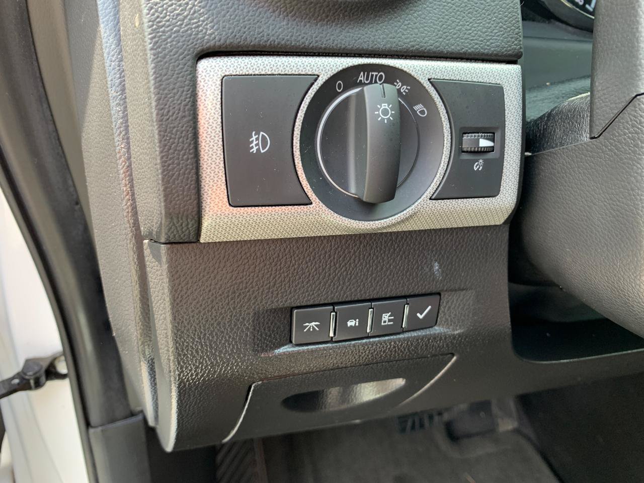 Used 2012 Chevrolet Captiva Sport LTZ AWD/4WD image 13