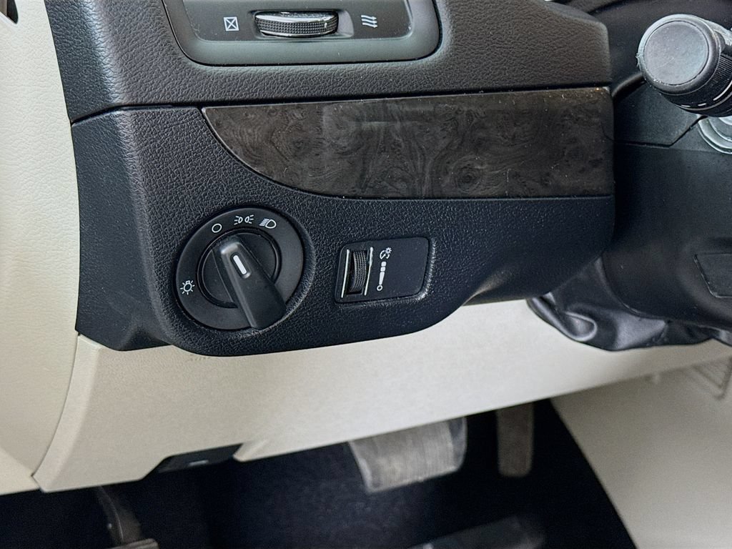 Used 2019 Dodge Grand Caravan SE w/ UConnect Hands-Free Group FWD image 19
