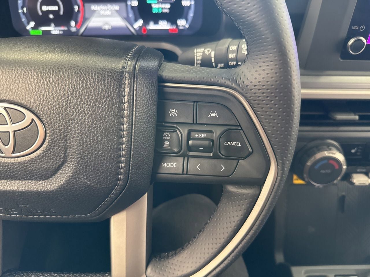 Certified 2025 Toyota 4Runner TRD Off-Road AWD/4WD image 20
