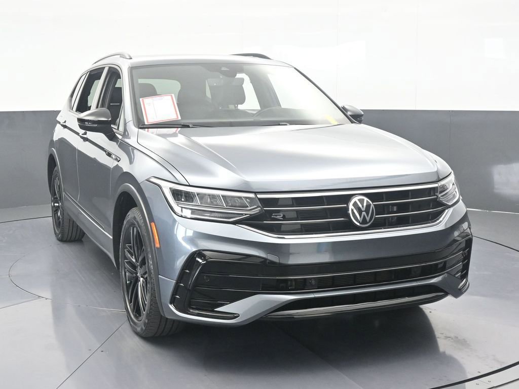 Used 2022 Volkswagen Tiguan SE R-Line image 9