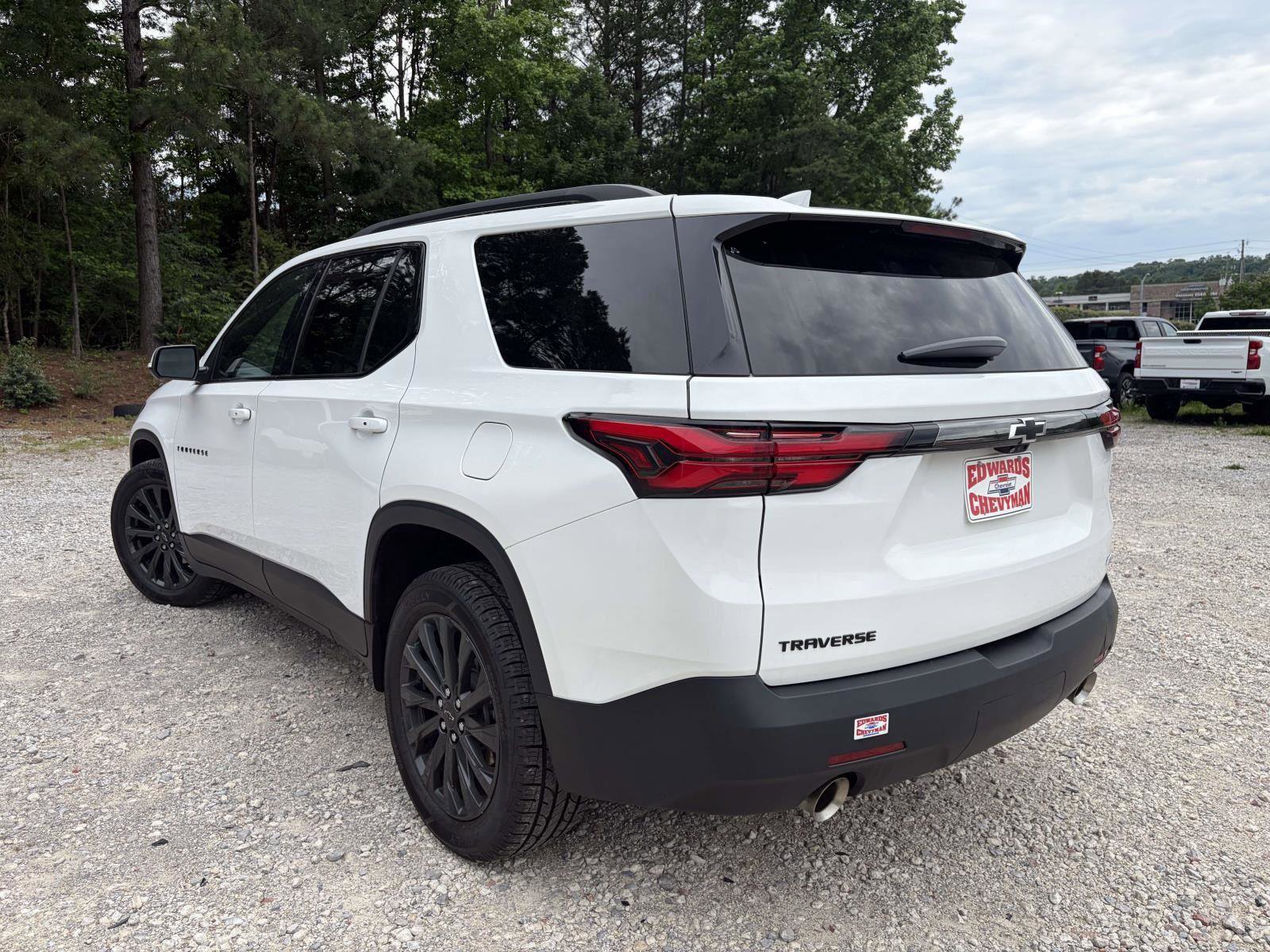 Used 2023 Chevrolet Traverse RS w/ LPO, Floor Liner Package FWD image 24