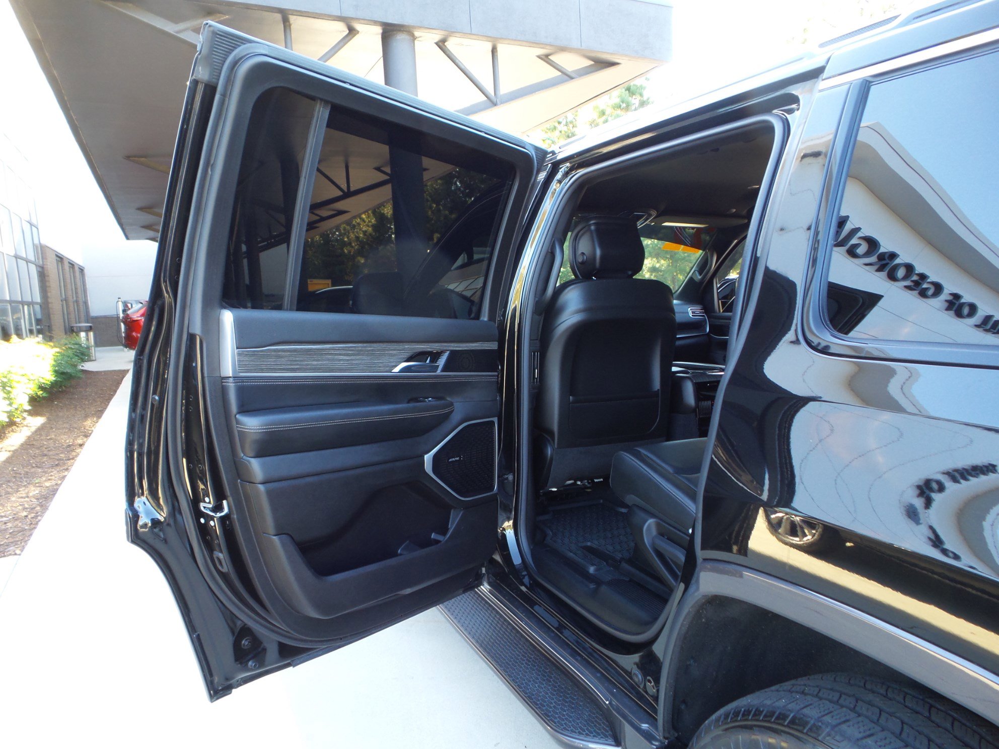 Used 2022 Jeep Wagoneer Series II image 34