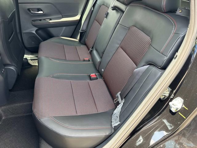 New 2025 Nissan Kicks SR image 15