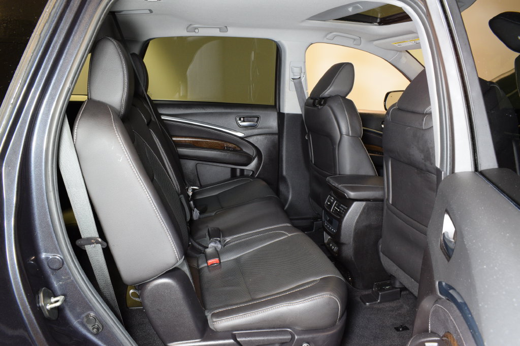 Used 2020 Acura MDX w/ Technology Package AWD/4WD image 32