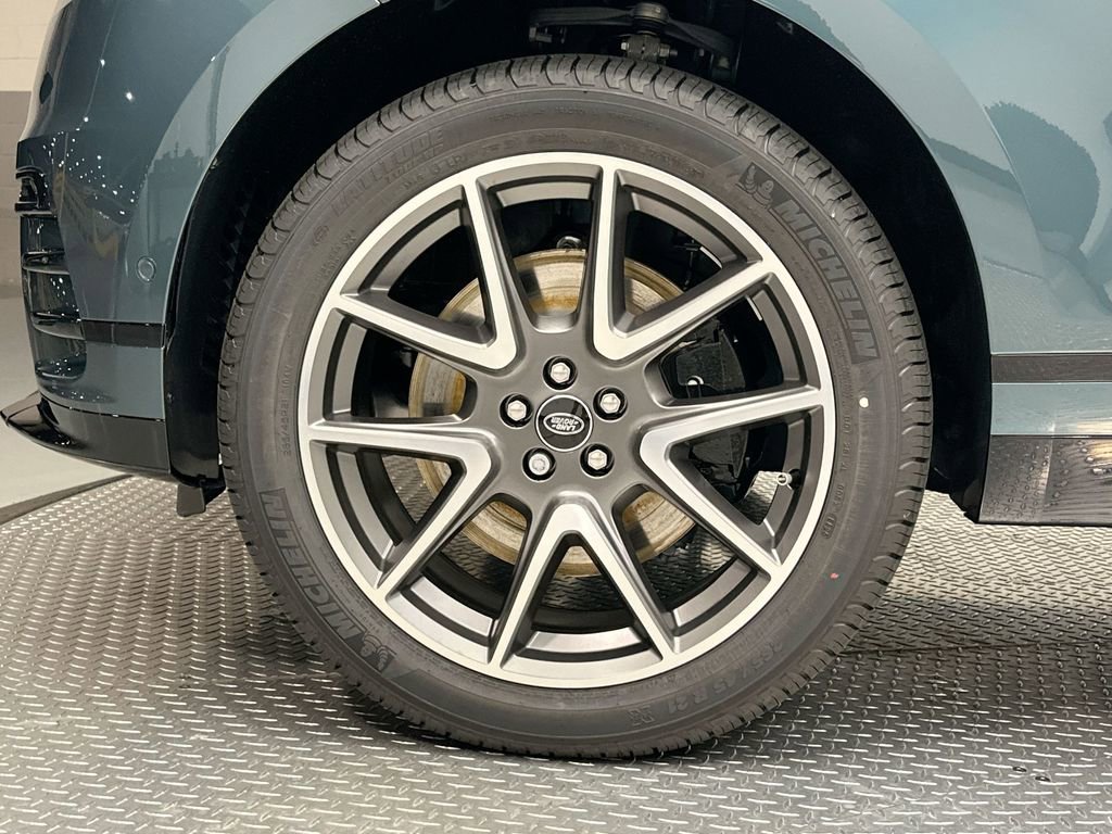 New 2026 Land Rover Range Rover Velar Dynamic SE image 4