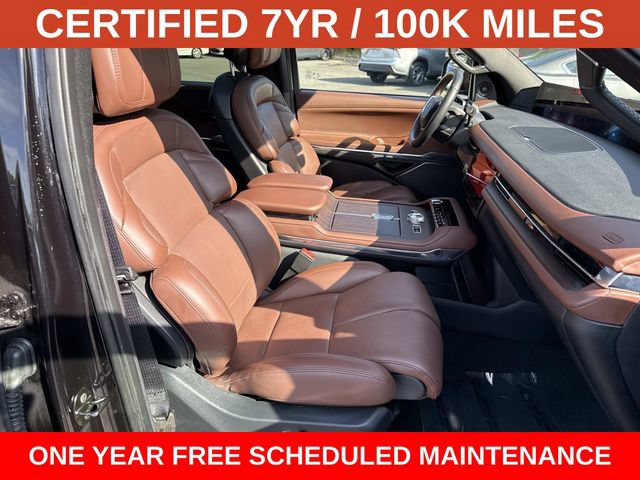 Used 2025 Lincoln Navigator L Reserve AWD/4WD image 9