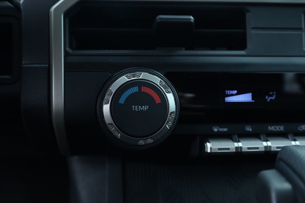 Used 2025 Toyota Tacoma SR5 image 7