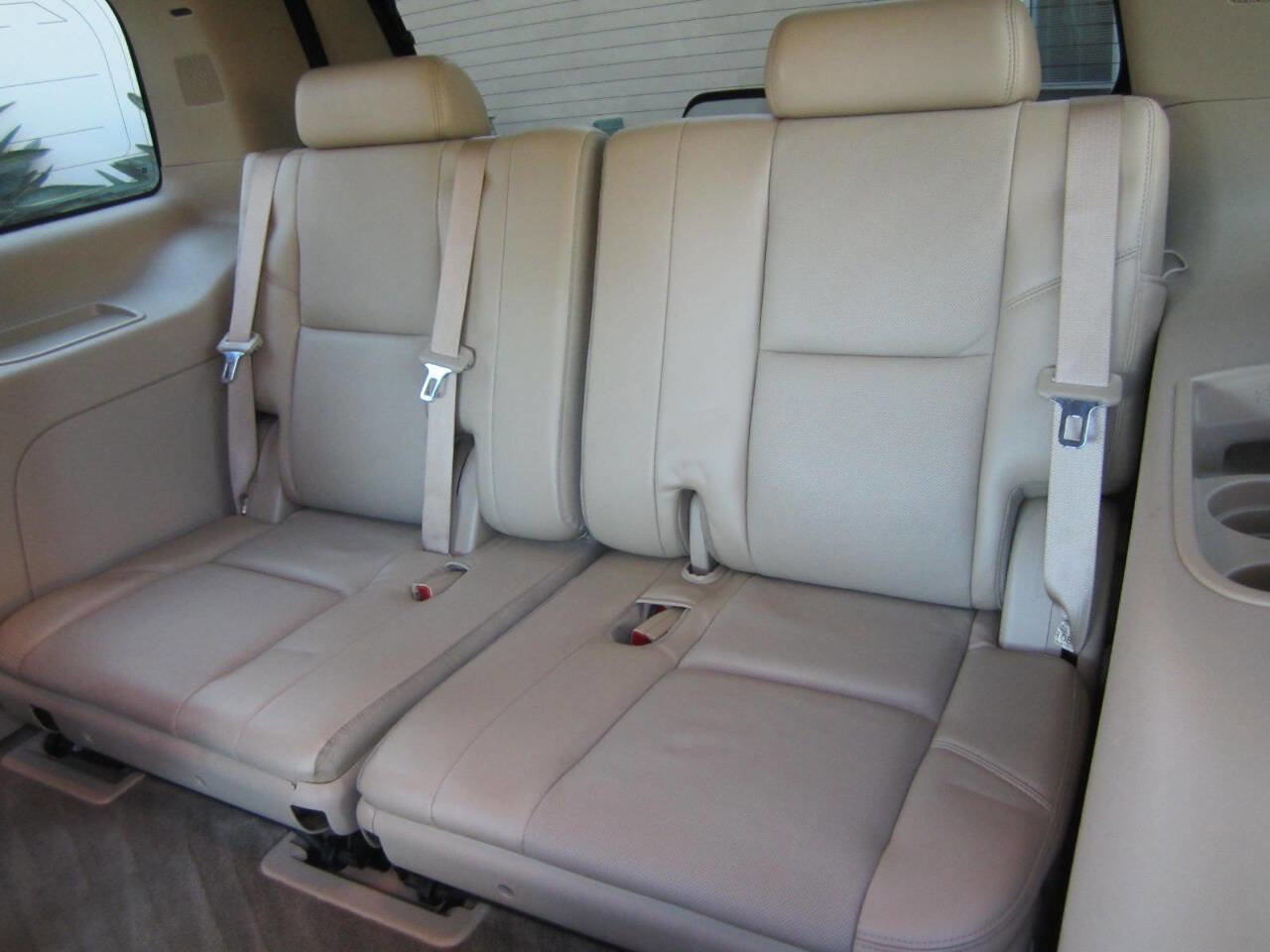 Used 2009 Cadillac Escalade Base AWD 4dr SUV w/V8 Ultra Lu image 17