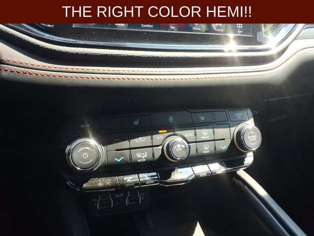 Used 2024 Dodge Durango R/T w/ Blacktop Package AWD/4WD image 17